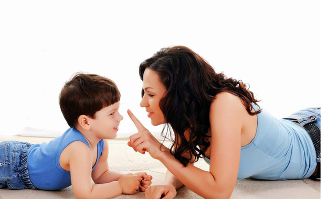 5 chiêu lạ đời có tác dụng làm dịu cơn tức giận, khóc lóc của trẻ chỉ trong vài giây