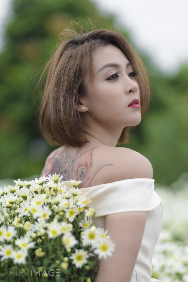 2 năm trước, diễn viên này cắt đầu trọc, xăm mình nhưng giờ lại nữ tính đến bất ngờ! 2 năm trước, diễn viên này cắt đầu trọc, xăm mình nhưng giờ lại nữ tính đến bất ngờ!