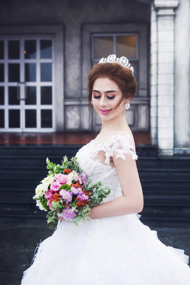 Ảnh cưới lãng mạn của mỹ nhân chuyển giới Lâm Khánh Chi và bạn trai kém 8 tuổi