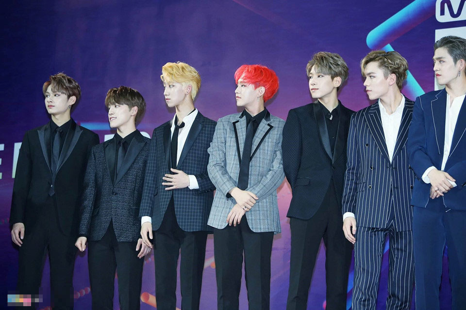 Angela Phương Trinh, Diễm My 9X gợi cảm trên thảm đỏ MAMA 2017