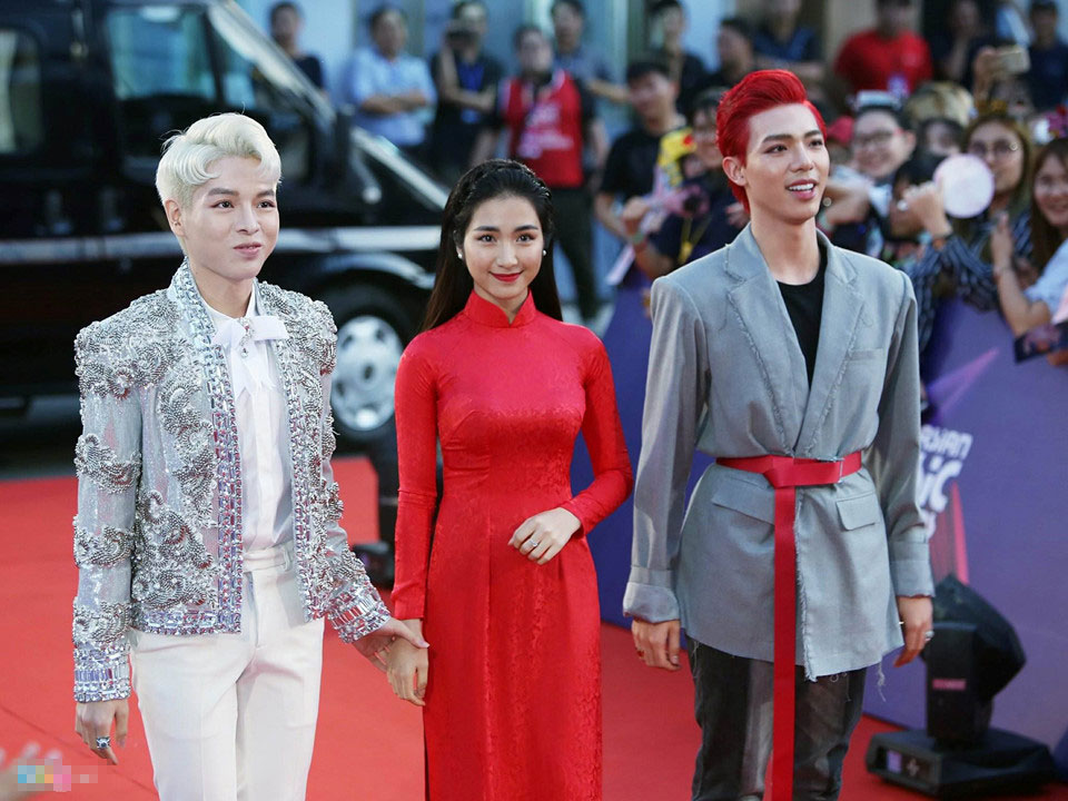 Angela Phương Trinh, Diễm My 9X gợi cảm trên thảm đỏ MAMA 2017