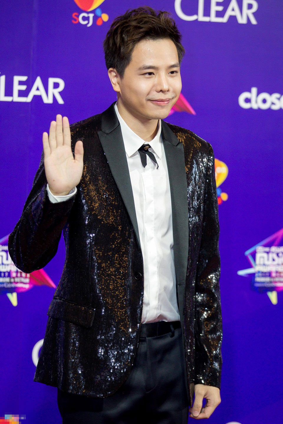 Angela Phương Trinh, Diễm My 9X gợi cảm trên thảm đỏ MAMA 2017