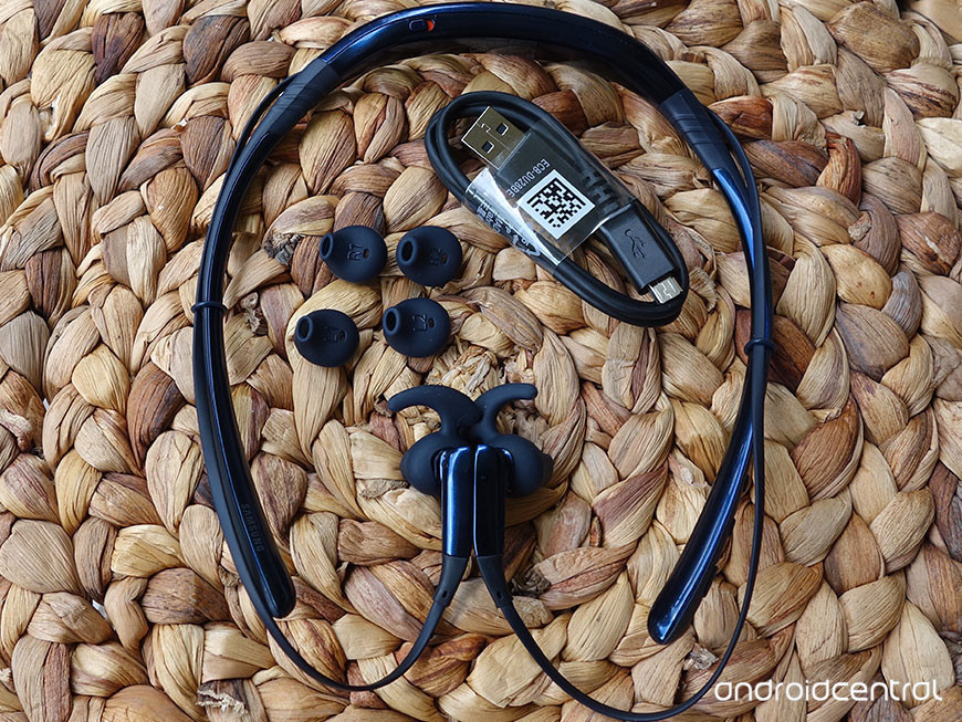 10 mẫu tai nghe giá tốt ngày Black Friday