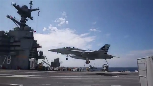 Mỹ cấp tiêm kích hạm F/A-18 cho Ấn Độ