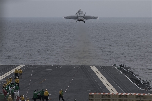 Mỹ cấp tiêm kích hạm F/A-18 cho Ấn Độ