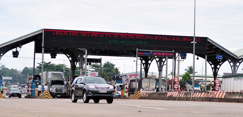 Hàng chục cảnh sát giữ trật tự tại trạm BOT tuyến tránh Biên Hòa