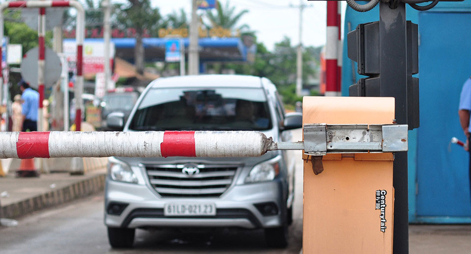 Hàng chục cảnh sát giữ trật tự tại trạm BOT tuyến tránh Biên Hòa