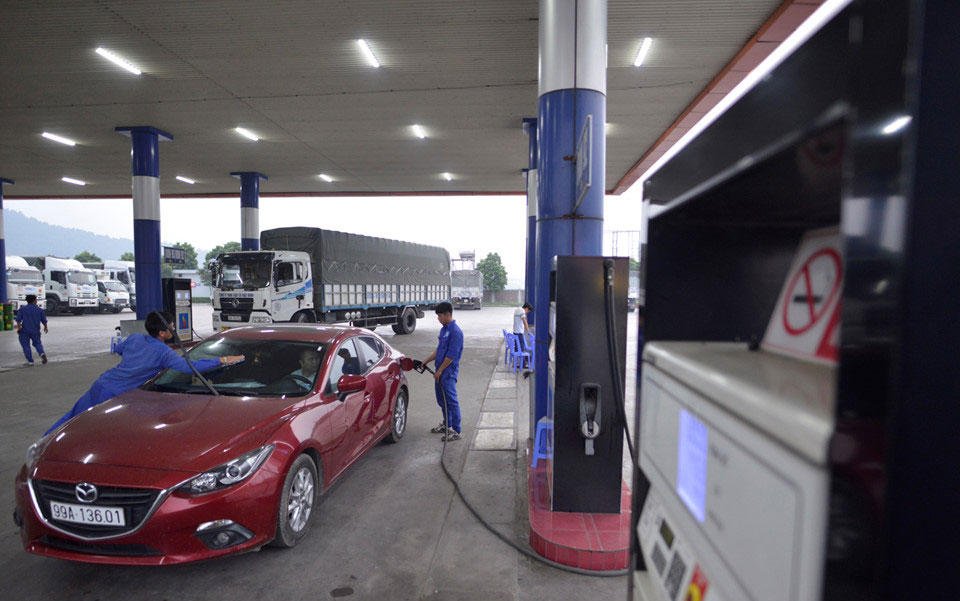 Cây xăng Việt đã cúi chào, tặng nước miễn phí cho khách trước cả khi cây xăng Nhật đến Hà Nội