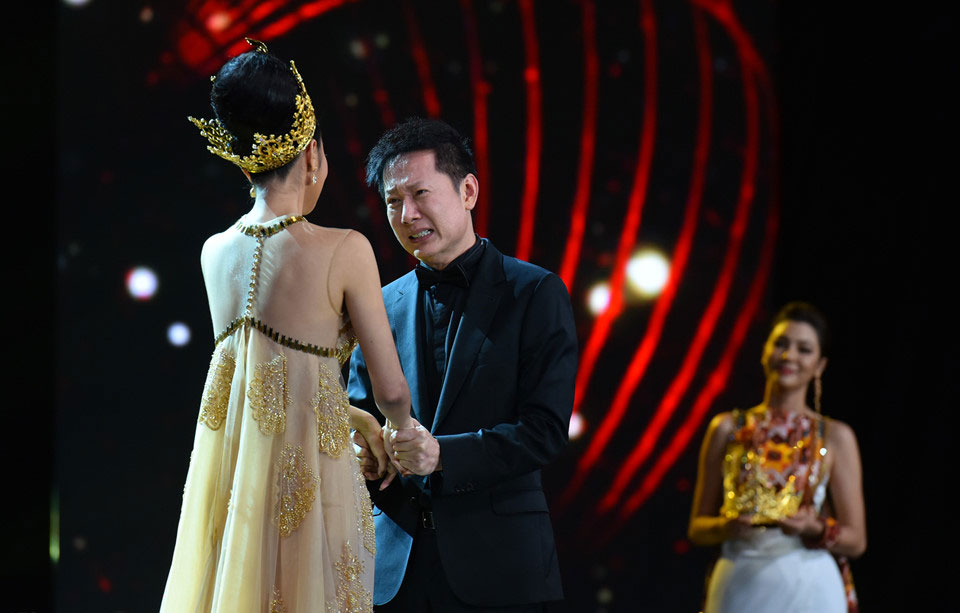 Nước mắt và nụ cười trong đêm chung kết Hoa hậu Hòa bình 2017