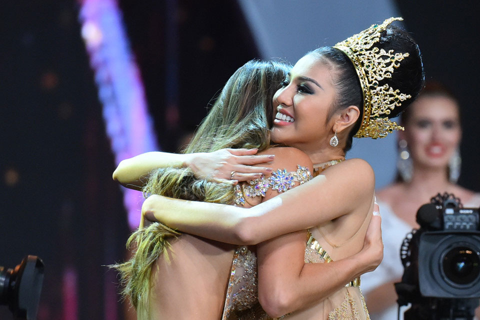 Nước mắt và nụ cười trong đêm chung kết Hoa hậu Hòa bình 2017