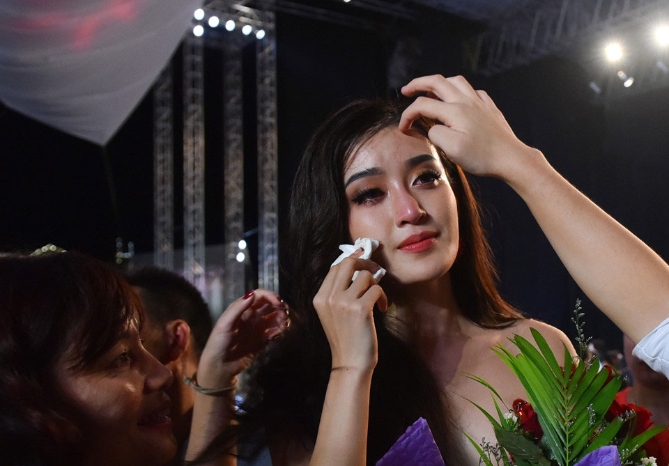 Nước mắt và nụ cười trong đêm chung kết Hoa hậu Hòa bình 2017
