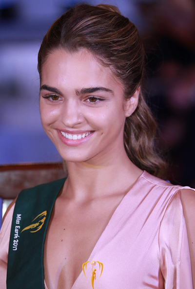 Mặt mộc của Hà Thu và dàn thí sinh Hoa hậu Trái đất