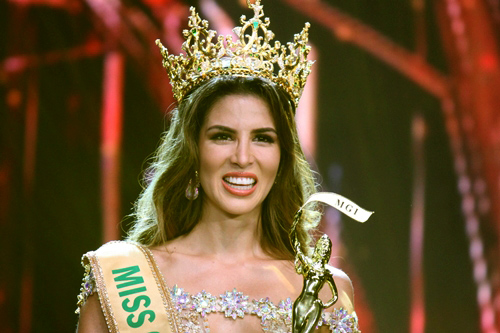 Tân Hoa hậu Hòa bình: Cả đời tôi đã chuẩn bị cho vương miện