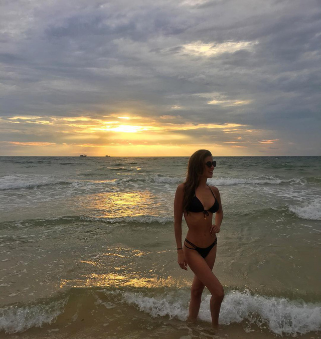 Nhan sắc nóng bỏng của tân hoa hậu hòa bình thế giới