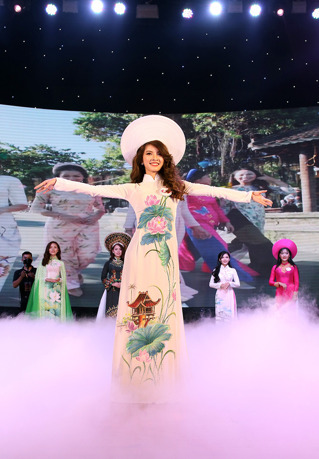 Nữ sinh Hà Tĩnh đăng quang Hoa khôi Imiss Thăng Long 2017