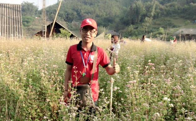 Hướng dẫn viên bối rối trước màn ghen tuông của vợ lái xe