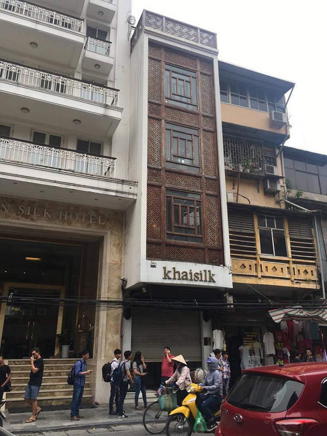 Vụ Khaisilk bán lụa Made in China: Tới chiều tối, toàn bộ cửa hàng ở Sài Gòn và Hà Nội đã đóng cửa hoàn toàn Vụ Khaisilk bán lụa Made in China: Tới chiều tối, toàn bộ cửa hàng ở Sài Gòn và Hà Nội đã đóng cửa hoàn toàn