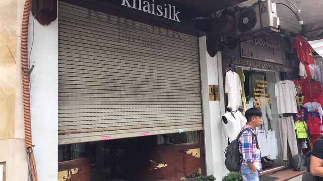 Khám xét, thu giữ một số sản phẩm của Khaisilk tại Hà Nội