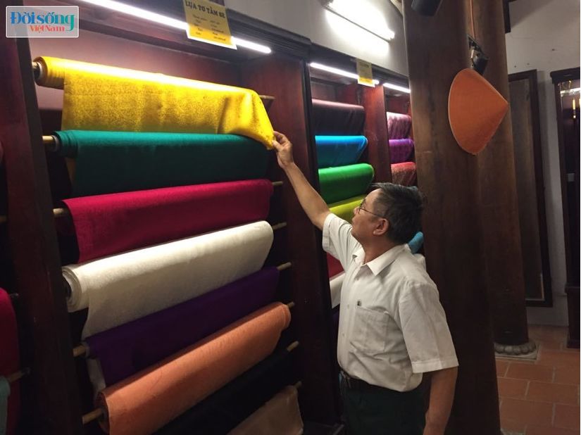 Chủ tịch làng nghề lụa Vạn Phúc: Khăn lụa Khaisilk hoán đổi nhãn mác là việc làm phi đạo đức