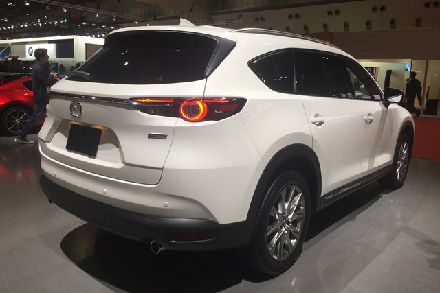 Mục sở thị vẻ đẹp ngoài đời thực của crossover 3 hàng ghế Mazda CX-8 mới