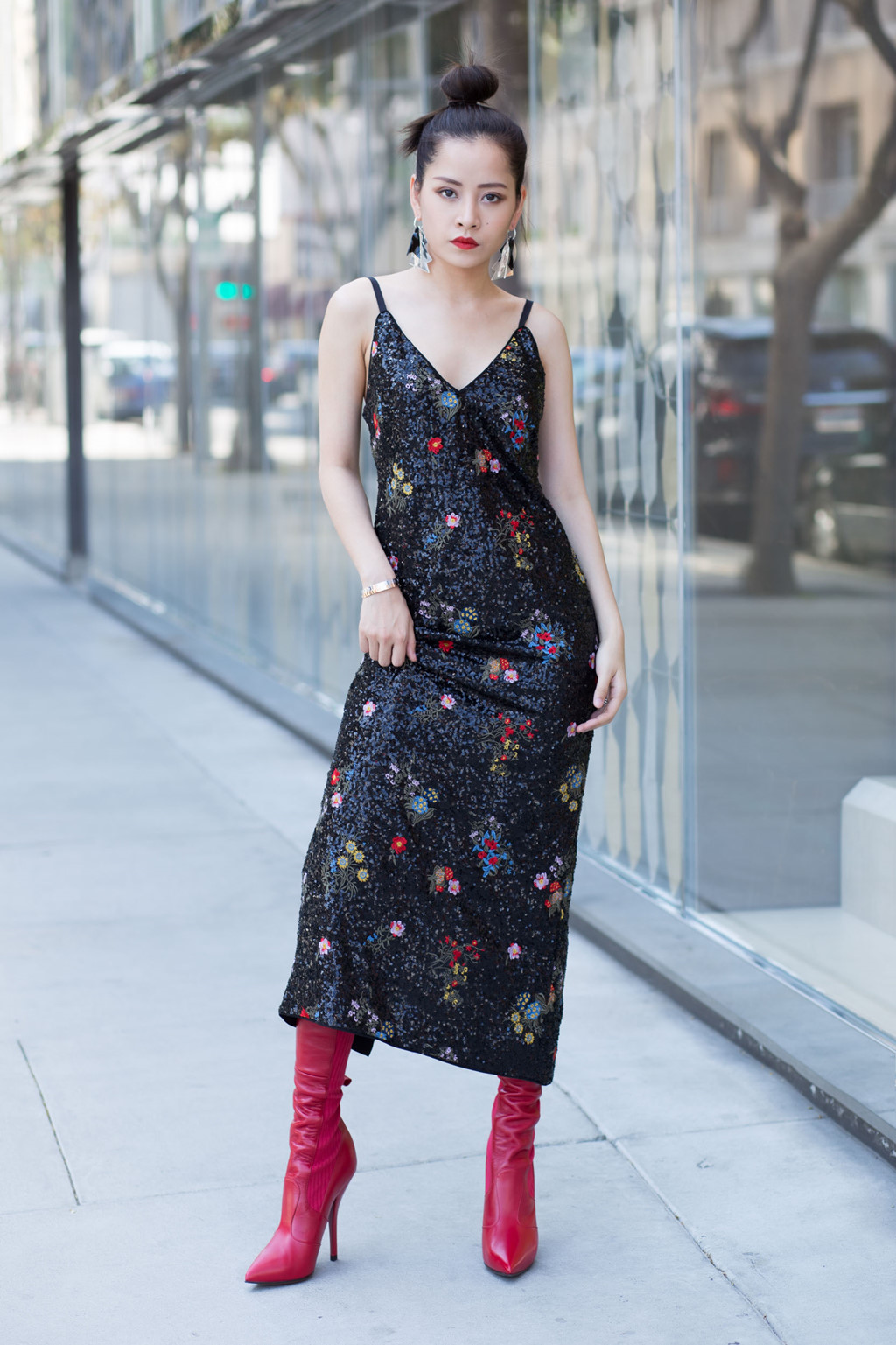 Phạm Hương, Châu Bùi đang lăng xê mẫu giày bốt nào?