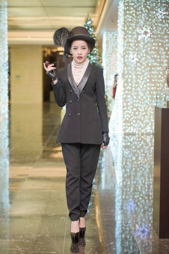 Không hiểu sao, toàn những lúc cần đẹp thì Chi Pu lại chọn đồ tai nạn thế này