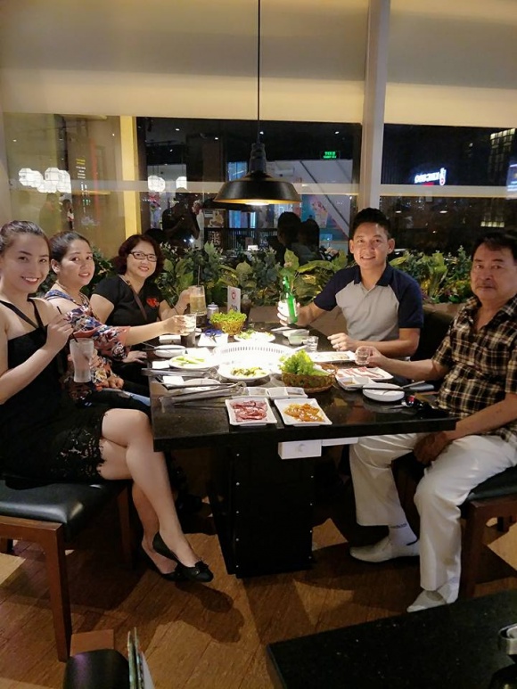 Loạt ảnh minh chứng mối quan hệ tốt đẹp giữa ca sĩ Hải Băng và mẹ chồng Loạt ảnh minh chứng mối quan hệ tốt đẹp giữa ca sĩ Hải Băng và mẹ chồng