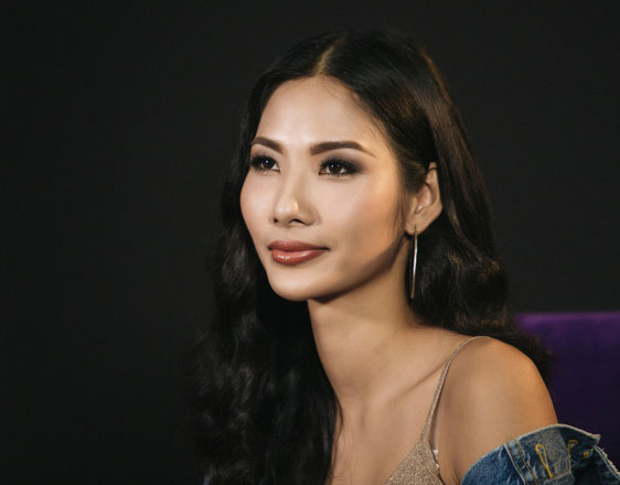 Hoàng Thùy lần đầu nói về bạn trai Tây bí ẩn đứng sau quyết định thi Hoa hậu Hoàn vũ Hoàng Thùy lần đầu nói về bạn trai Tây bí ẩn đứng sau quyết định thi Hoa hậu Hoàn vũ