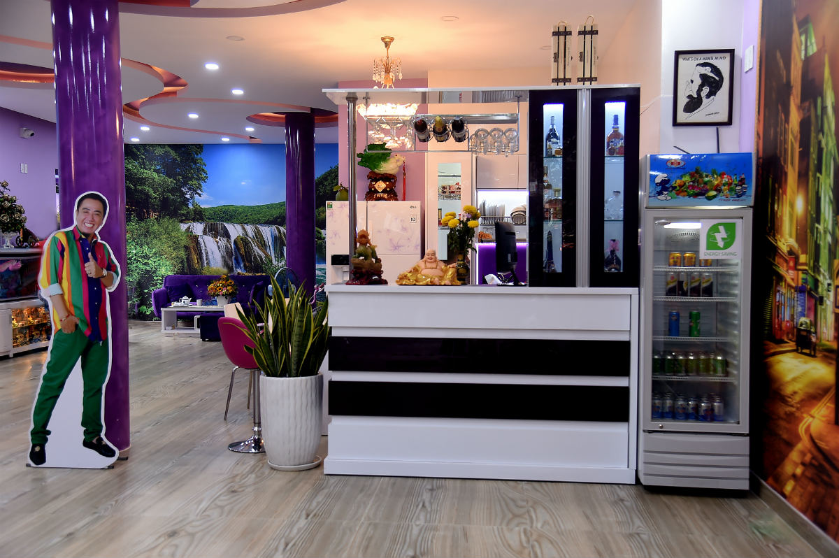 Ngôi nhà màu tím hơn 100 mét vuông gần triệu đô của nghệ sĩ hài Hồng Tơ