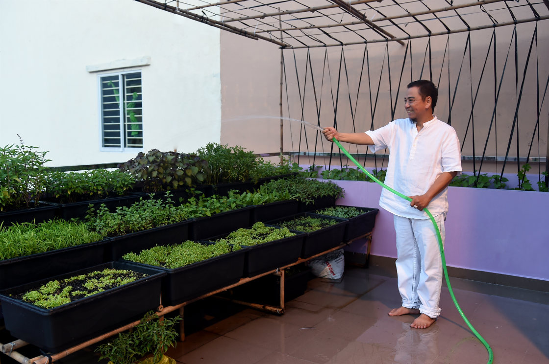 Ngôi nhà màu tím hơn 100 mét vuông gần triệu đô của nghệ sĩ hài Hồng Tơ