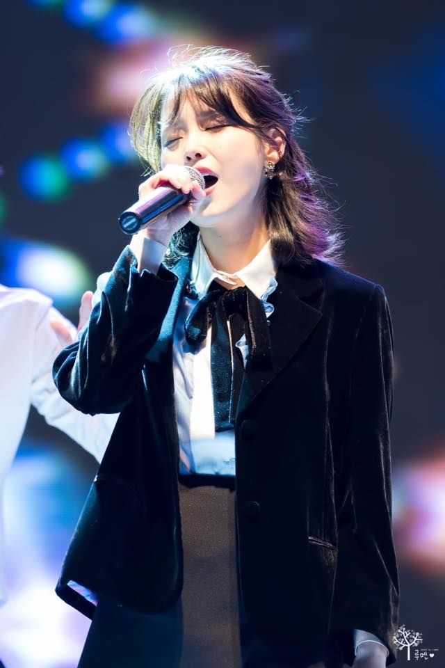 Lộ khoảnh khắc nhạy cảm, IU đang bị ảnh hưởng bởi cô bạn thân Sulli? Lộ khoảnh khắc nhạy cảm, IU đang bị ảnh hưởng bởi cô bạn thân Sulli?