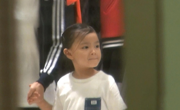 Con gái 5 tuổi của Lưu Đức Hoa hiếm hoi lộ diện