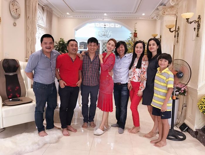 Loạt ảnh bên trong căn biệt thự tiền tỷ sang chảnh của Minh Hằng