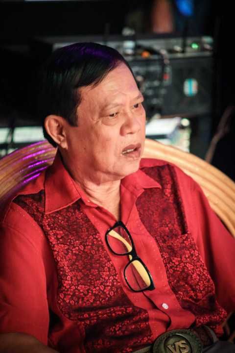 Nhạc sĩ Vinh Sử công kích Thủy Tiên: bắt chước, nhái người khác