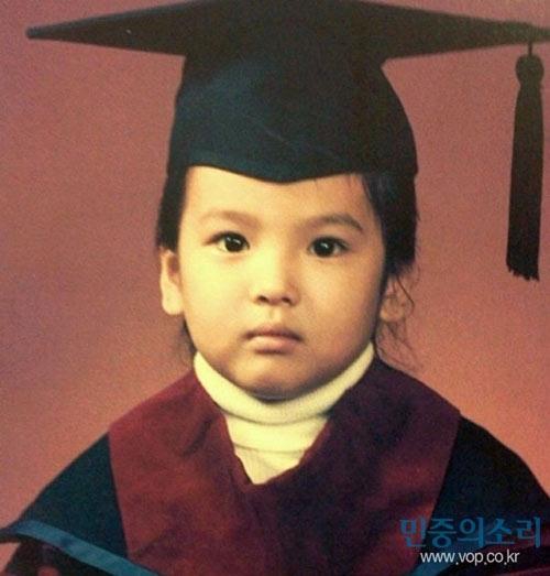 Mẹ đẻ của Song Hye Kyo: 30 năm làm mẹ đơn thân, chưa từng một lần xuất hiện trên báo chí Mẹ đẻ của Song Hye Kyo: 30 năm làm mẹ đơn thân, chưa từng một lần xuất hiện trên báo chí