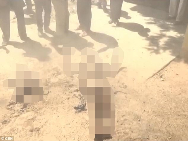 Bị siết nợ với lãi suất trên trời, người đàn ông cùng quẫn tẩm xăng thiêu sống cả nhà