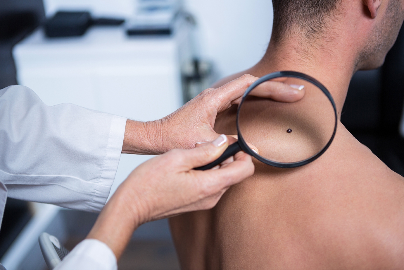 5 dấu hiệu sớm cảnh báo ung thư mà con trai không nên bỏ qua 5 dấu hiệu sớm cảnh báo ung thư mà con trai không nên bỏ qua