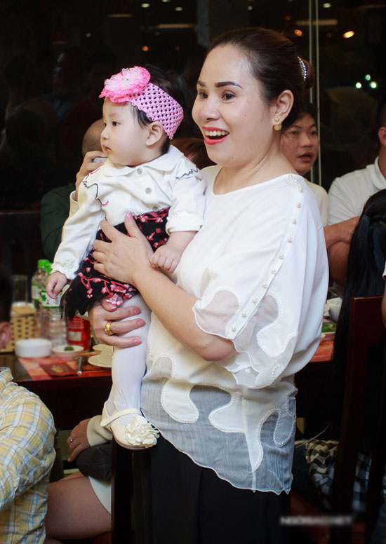 Vợ chồng Tuấn Hưng mở tiệc sinh nhật 3 tuổi hoành tráng cho con trai