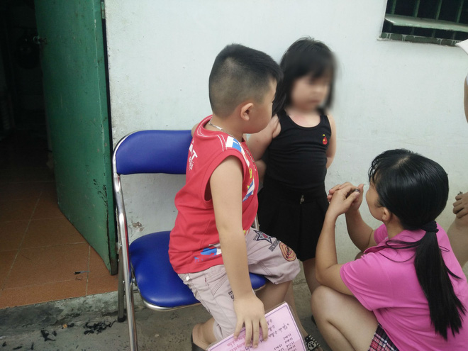 Bức xúc clip bảo mẫu nhà trẻ tư thục bạo hành hàng chục trẻ nhỏ dã man, dùng tay tát thẳng liên tục vào mặt