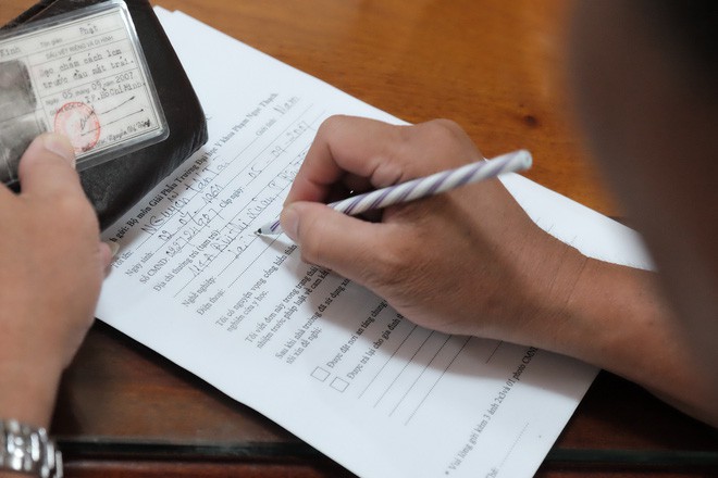 Sài Gòn: Vợ dắt chồng, mẹ ẵm con gái đi đăng ký hiến tạng cứu người