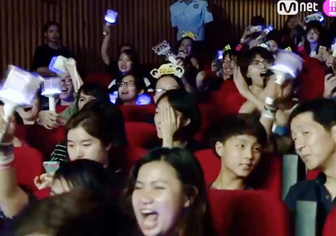 Khán giả la ó khi Chi Pu hát live ở MAMA: Hành động không đẹp?