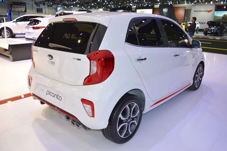 Kia Morning mới tinh giá 240 triệu: Xe nhỏ giá rẻ vô địch