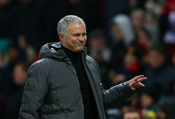 Mourinho nhăn mặt sau trận thắng nhọc nhằn của MU
