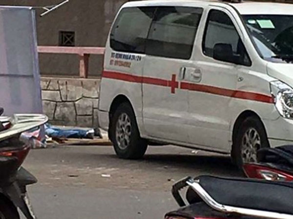 Để lại lá thư tuyệt mệnh, nam thanh niên leo lên tầng 6 trường ĐH Xây dựng gieo mình tự tử