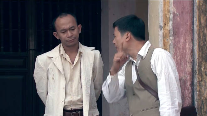Thương nhớ ở ai tập 7: Xuất hiện mối tình tay ba giữa Nhân, Vạn và Hơn Thương nhớ ở ai tập 7: Xuất hiện mối tình tay ba giữa Nhân, Vạn và Hơn