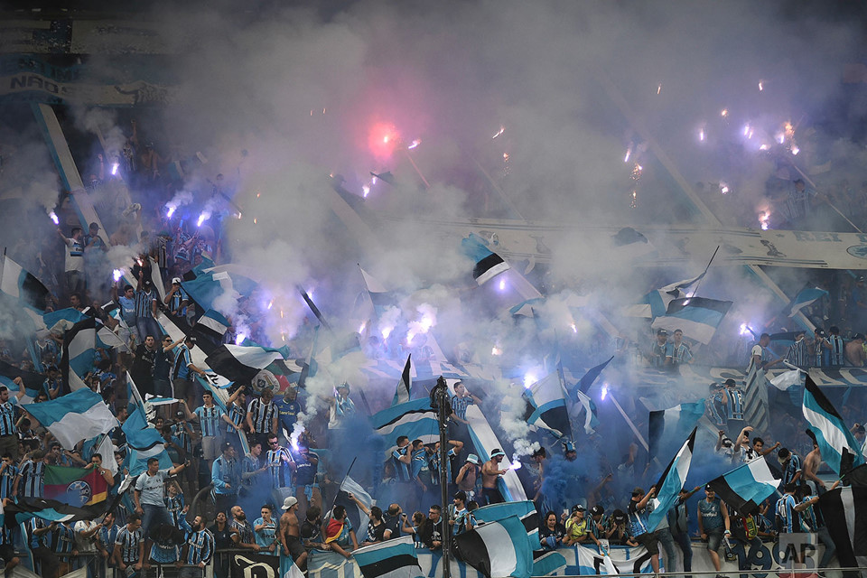 Top ảnh tuần: Tranh cướp Black Friday và hoa hậu tù nhân