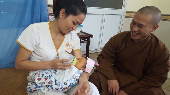 Hưng Yên: Phát hiện bé sơ sinh bị bỏ rơi sau tượng phật cùng lá thư nhờ nuôi hộ