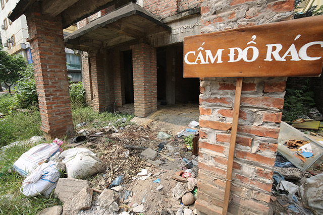 Tập kích hang ổ con nghiện trong căn biệt thự bạc tỉ giữa Thủ đô