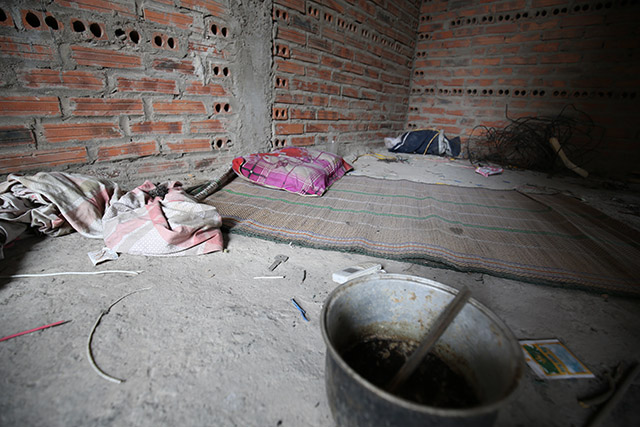 Tập kích hang ổ con nghiện trong căn biệt thự bạc tỉ giữa Thủ đô