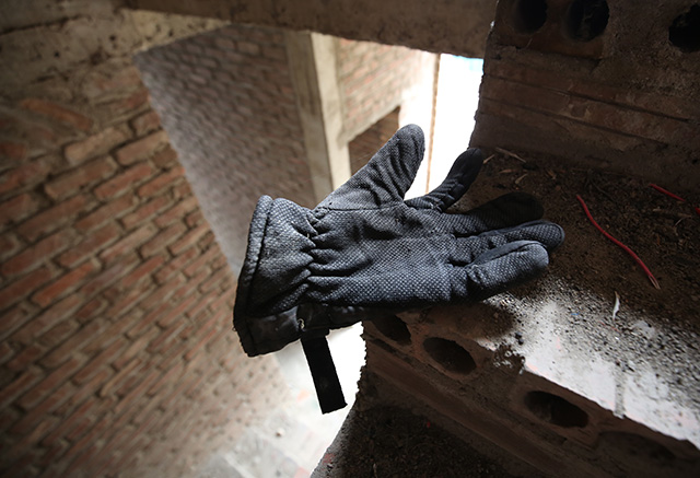 Tập kích hang ổ con nghiện trong căn biệt thự bạc tỉ giữa Thủ đô